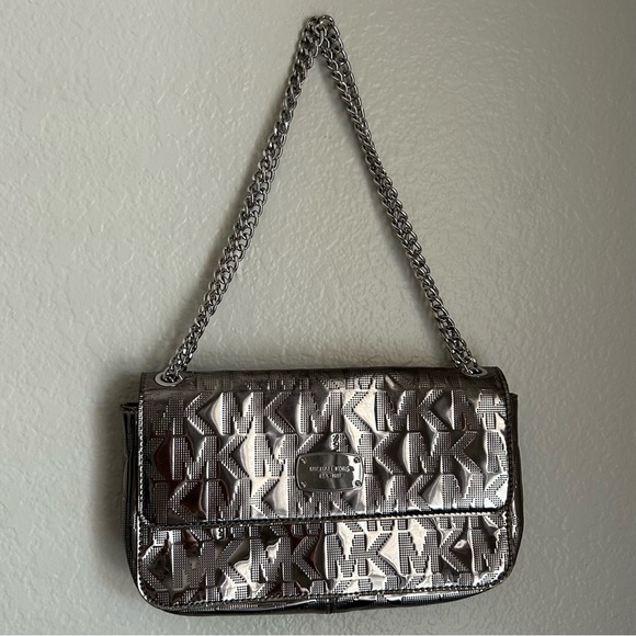 Michael Kors Chain Adjustable StrapSilver Mirror Metallic Shoulder/Crossbody Bag - Picture 1 of 14